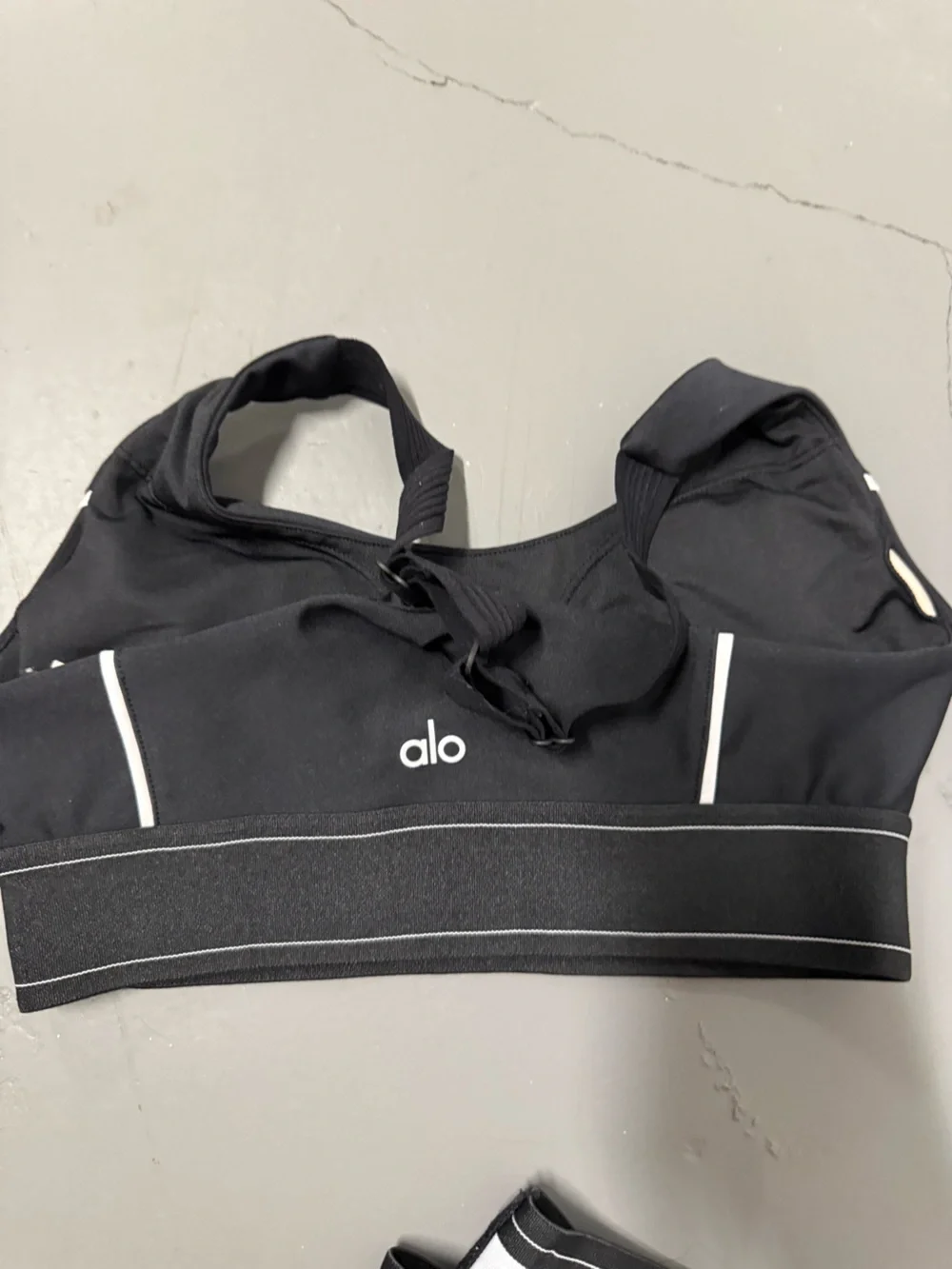 ALO Yoga sleek black